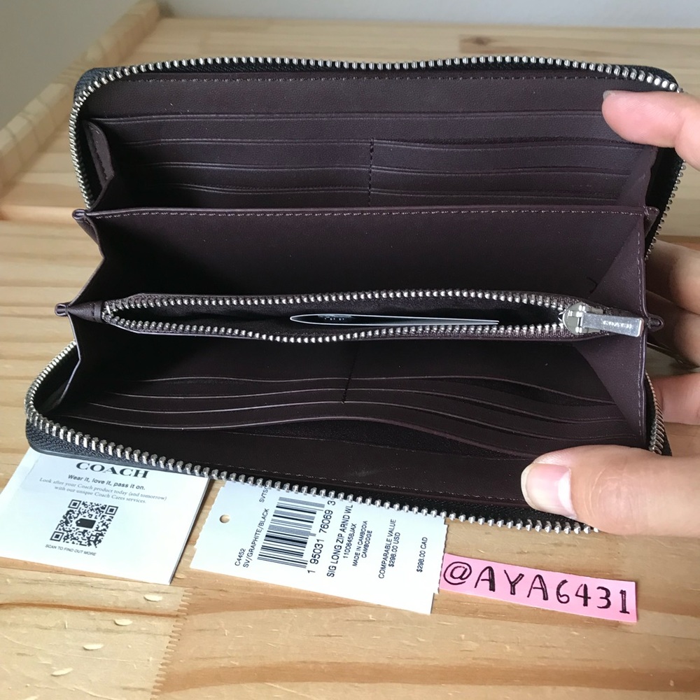Coach Wallet🎈🎈 - Picture 4 of 8